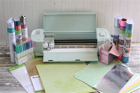 WILL I USE THE CRICUT MACHINE ENOUGH TO JUSTIFY THE PRICE? | EVERYDAY JENNY