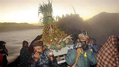 Ritual Kasada Di Gunung Bromo Ungkapan Syukur Suku Tengger Kepada Sang
