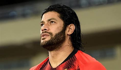 Jogador de 34 anos disse que volta ao brasil com 'desejo de menino' de querer ganhar todos os troféus. Hulk volta para casa: saiba como foi a curta passagem do ...