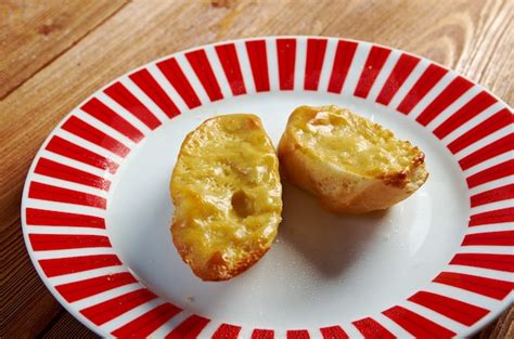Premium Photo Welsh Rarebit Toasted Bread With Melted Cheddar Cheese