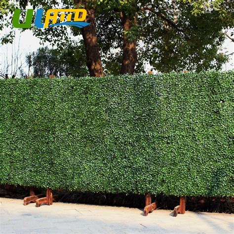 Uland Artificial Boxwood Panel Privacy Fence 48 Panels 10x10 Grass