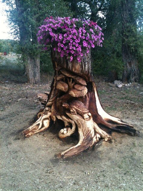 Absolutely Amazing Carved Tree Stump Tree Carving Tree Stump