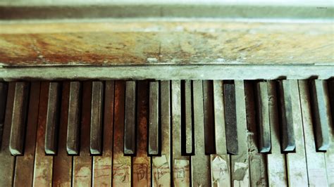 Old Piano Keys Wallpaper Music Wallpapers 26370