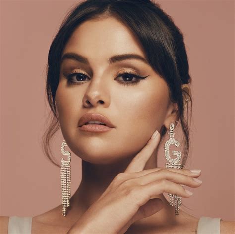 Pop Base On Twitter Selena Gomez Reveals Her Favorite Song Off