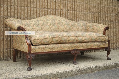 Shop antique sofas and other antique, vintage and modern seating at pamono. Antique Sofa Styles Pictures 11 Antique Couch Sofa And Settee Styles - TheSofa