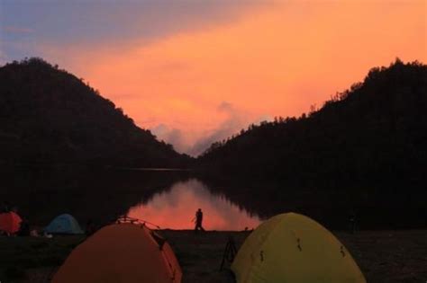 Kisah Danau Ranu Kumbolo Yang Dijaga Oleh Dewi Cantik Berkebaya Kuning