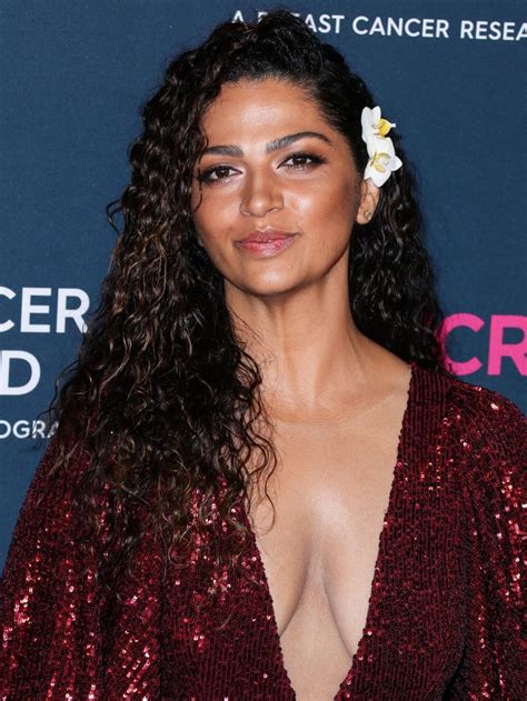Hot Leak Camila Alves Mcconaughey Shows Off Her Cleavage At The Event