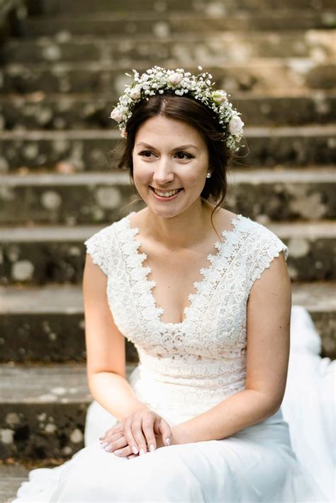 A Pretty Floral Crown For A Pronovias Brides Victorian Inspired