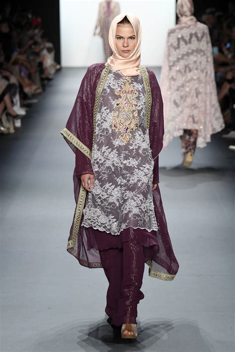 Grosir kulakan toko online shop distributor pengepul supplier produsen baju kaus merah 24 model gaun sifon paling cantik dan trendy model baru. 40+ Model Baju Pesta Gamis Modern Terbaru 2020