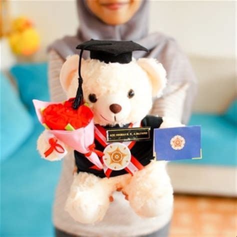 Jual Boneka Wisuda Teddy Bear Cream Custom Dan Bunga Kado Wisuda Di