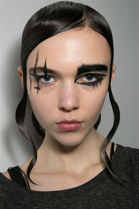 Yohji Yamomoto Fall 2015 Fall 2015 Fashion Week Hair And Makeup