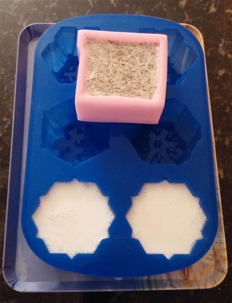 Easy Homemade Soap Making Without Using Lye Check Out These Lovely