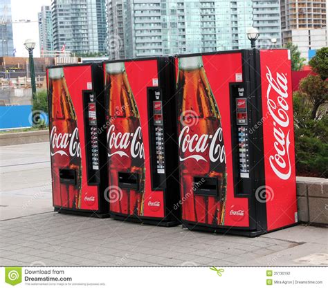 máquina expendedora de la coca cola fotografía editorial imagen 25130192
