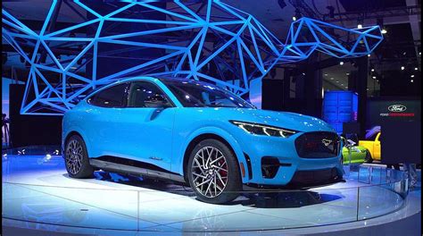 The vehicle was introduced on november 17, 2019, and went on sale in december 2020 as a 2021 model. 2022 Ford Mustang Mach E Gt Suv 0 60 Cost Space White Gt Problems - spirotours.com