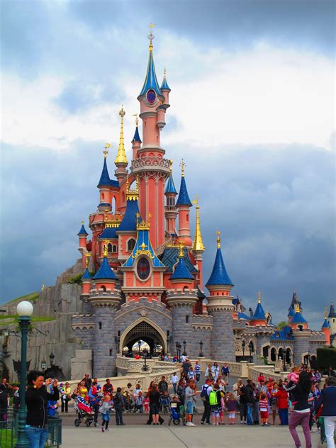 Disneyland paris has two amusements parks: Eat. All Day. We Love.: It's Disneyland Paris!!!!