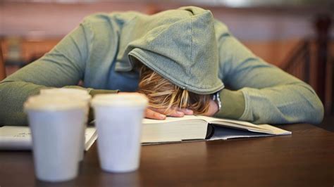 3 Out Of 4 College Students Say Theyre Stressed Many Report Suicidal
