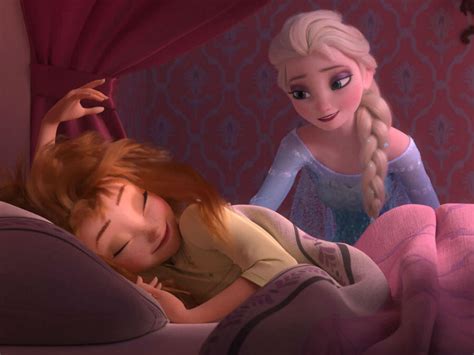 News Briefs Anna And Elsa Return In New Images From Disney S Frozen Fever Fandango