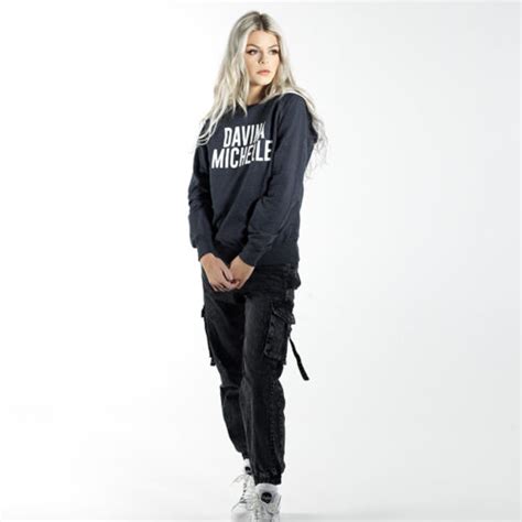 Share thank you all so much for your support so far♥ creating skyward has been a true rollercoaster for my team and me but we're extremely proud. Davina Michelle | Skyward Clubtour T-shirt Pink - Davina ...
