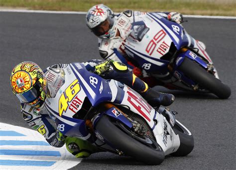 Stava realizzando un ottimo tempo. MotoGp, Valentino Rossi torna sul podio. Dopo le scintille ...