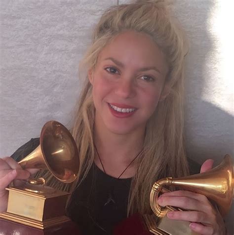 As Maiores Conquistas Da Carreira De Shakira Feliz Aniversário Rainha