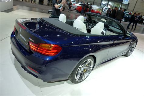 There's a little more flake in tanzanite as compared to deep sea blue. BMW M4 Convertible in Tanzanite Blue Individual