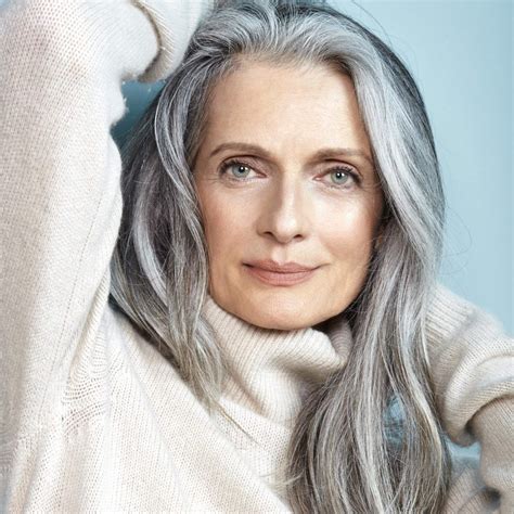 Gorgeous Gray Hair Grey Hair Inspiration Haircut Designs Beautiful Old Woman Ageless Beauty