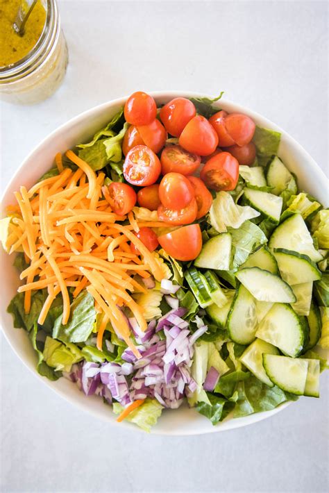 Simple Tossed Salad Dinners Dishes And Desserts