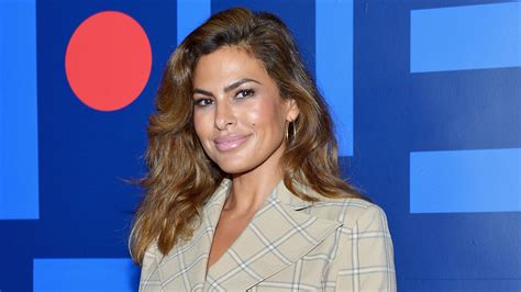 Eva Mendes Claps Back At A Troll Who Says She S Getting Old Allure
