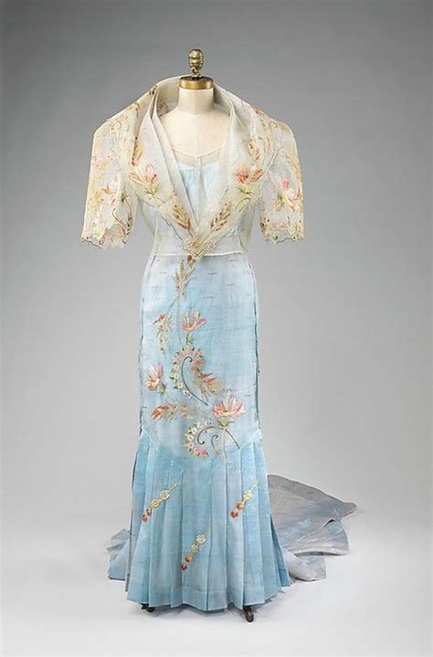 Barot Saya The Philippines 1920 1940 The Metropolitan Filipiniana Dress Modern