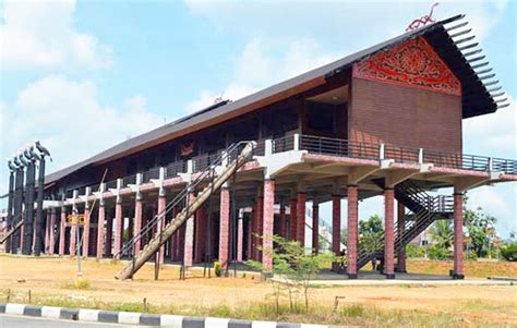 Rumah Adat Kalimantan Barat Nama Gambar Komponen Lengkap