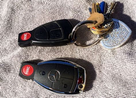 This key is usually made out of plastic and needs two batteries. 2006 SLK350 Key FOB Battery Replacement Issue? - Mercedes ...