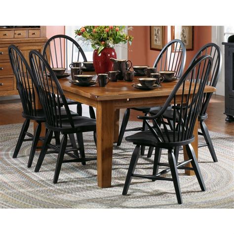Our formal dining room sets are elegantly designed to be the centerpiece of your dining room and formal entertaining area. Broyhill - Attic Heirlooms Dining Room Set F