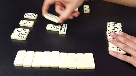 Uno de los más viejos y bien conocidos es backgammon estimado a 5,000 años de anigúedad! Como Se Juega Pintintin - Dominoes De 3 Personas - YouTube