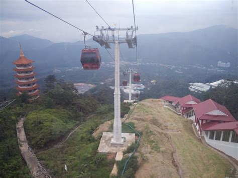 Genting skyway is one of the two cable car systems serving genting highlands, travelling between gohtong jaya and the peak of the highlands. AGM/ EGM Door Gifts: Genting Highland New Cable Car (Awana ...