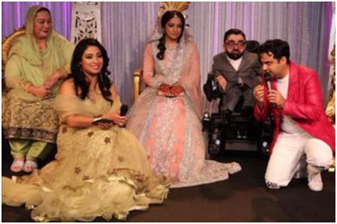 दो फीट लंबे पाकिस्तानी को मिली 6 फीट की खूबसुरत दुल्हन शादी में डांस