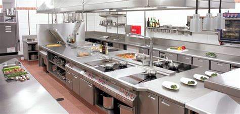 Bladimir tovar, chef encargado de la. A new way of understanding the design of a kitchen of a ...