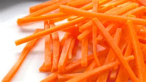Learn how to julienne, a. How to Julienne Carrots Like a Professional Chef - Shape Magazine | How to julienne carrots ...