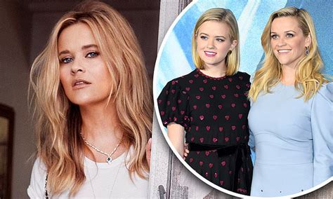 reese witherspoon loves being mistaken for her 22 year old daughter ava phillippe daily mail