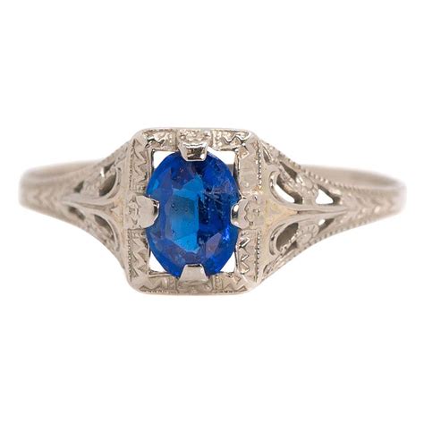 1930s Art Deco Opal 10 Karat White Gold Ring With Filigree Etching For