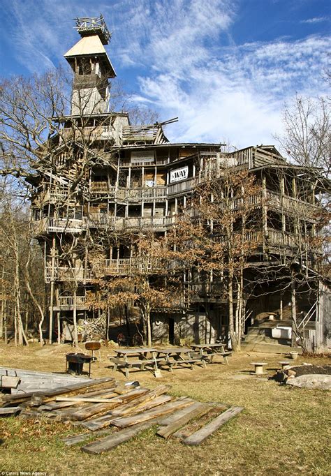 Top 10 most biggest houses in the world most biggest houses of the world likes that gives them plenty of space to spread out and make themselves comfortable. My Search for a Home: The World's Tallest Treehouses