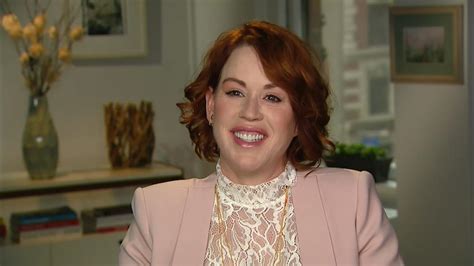 Exclusive Molly Ringwald On Playing Archies Mom On Riverdale What