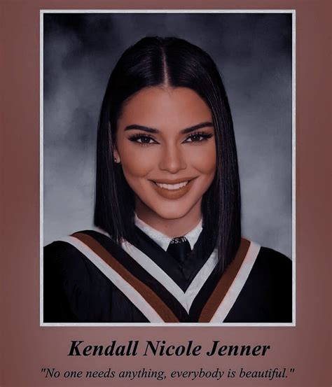 Pin By 𝐶𝐻𝐴𝑁𝐼𝐶𝐼𝐴 On Random Senior Pictures Hairstyles Kendall Jenner
