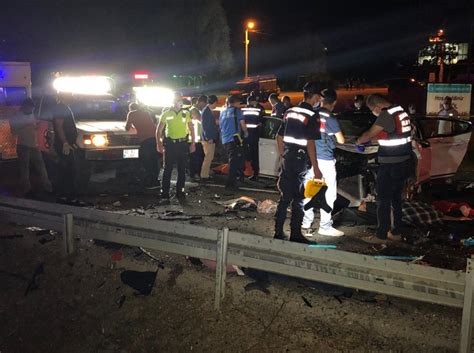 Bursa'da şehir merkezinde bir kamyonun çarptığı motosikletteki 2 kişi öldü, bir çocuk yaralı olarak hastaneye kaldırıldı. Bursa'da büyük kaza! Çok sayıda ölü ve yaralı var - Bursa ...