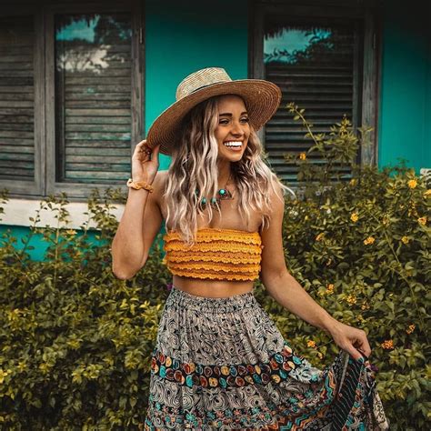 bohemian-fashion-girls-on-instagram-she-is-looking-gorgeous,-awesome