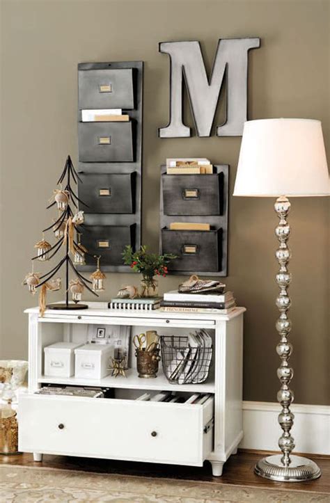 50+ storage projects to save space in your home if you're in need of some storage ideas for small places, keep reading for 50+ genius solutions. Christmas Decorating Ideas for Small Space - All About ...