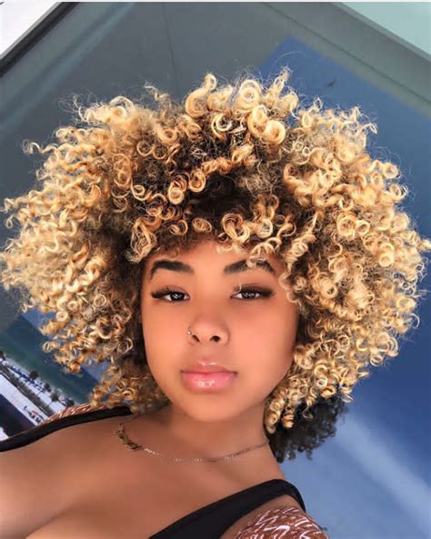𝒸𝑜𝓈𝓂𝒾𝒸𝒾𝓈𝓁𝒶𝓃𝒹𝑒𝓇 ☽ Natural Afro Hairstyles Curled Hairstyles Cool