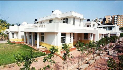 Small Beautiful Bungalow House Design Ideas Ias Officer Bungalow In