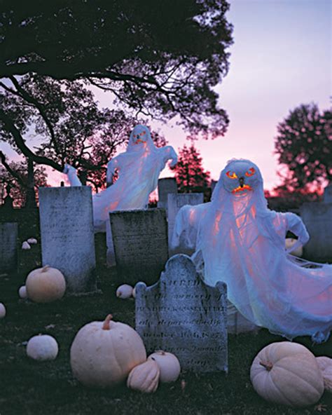 48 Creepy Outdoor Halloween Decoration Ideas
