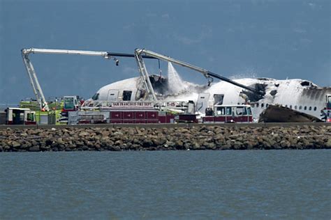 Two Dead In San Francisco Plane Crash Wsj