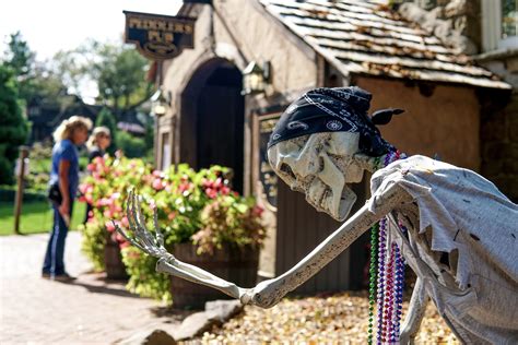 Scarecrows Return To Peddler’s Village This September Philadelphia Rowhome Magazine S Blog